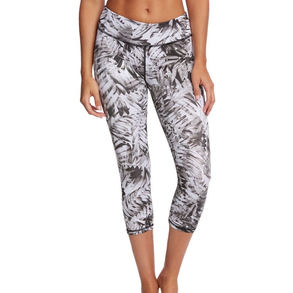 PRANA Roxanne Capri Legging Black Paradise Palm Leaves Women's Mid Rise Cropped - Picture 8 of 8
